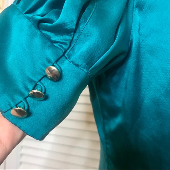 Petite Banana Republic 100% silk teal green blouse - Picture 4 of 5
